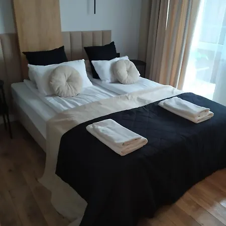 Family & Business Premium No1 - 1 Bedroom With Private Jacuzzi, Balcony, Parking דירה ורשה