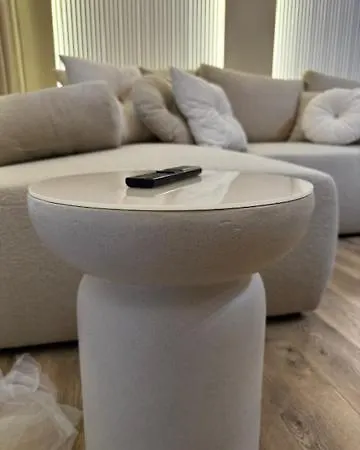 Family & Business Premium No1 - 1 Bedroom With Private Jacuzzi, Balcony, Parking ורשה