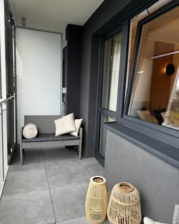 Family & Business Premium No1 - 1 Bedroom With Private Jacuzzi, Balcony, Parking דירה *