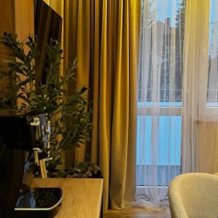 Family & Business Premium No1 - 1 Bedroom With Private Jacuzzi, Balcony, Parking דירה *