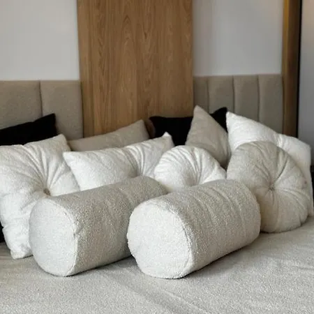 Lägenhet Family & Business Premium No1 - 1 Bedroom With Private Jacuzzi, Balcony, Parking