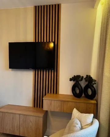 Lägenhet Family & Business Premium No1 - 1 Bedroom With Private Jacuzzi, Balcony, Parking *