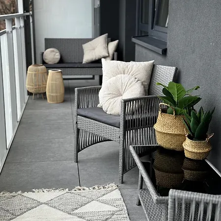 Lägenhet Family & Business Premium No1 - 1 Bedroom With Private Jacuzzi, Balcony, Parking *