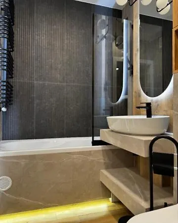 Lägenhet Family & Business Premium No1 - 1 Bedroom With Private Jacuzzi, Balcony, Parking Warszawa