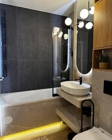 Lägenhet Family & Business Premium No1 - 1 Bedroom With Private Jacuzzi, Balcony, Parking Warszawa