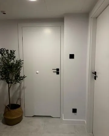 Lägenhet Family & Business Premium No1 - 1 Bedroom With Private Jacuzzi, Balcony, Parking Warszawa