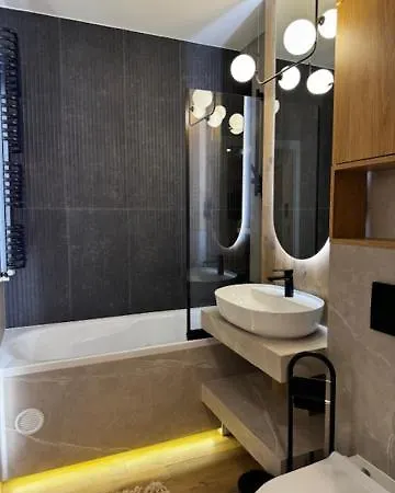 Family & Business Premium No1 - 1 Bedroom With Private Jacuzzi, Balcony, Parking *