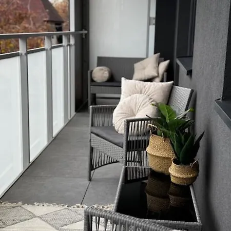 Family & Business Premium No1 - 1 Bedroom With Private Jacuzzi, Balcony, Parking *