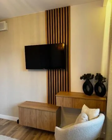 Family & Business Premium No1 - 1 Bedroom With Private Jacuzzi, Balcony, Parking * Warschau