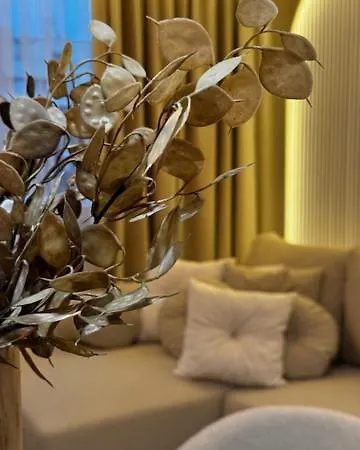 Family & Business Premium No1 - 1 Bedroom With Private Jacuzzi, Balcony, Parking *