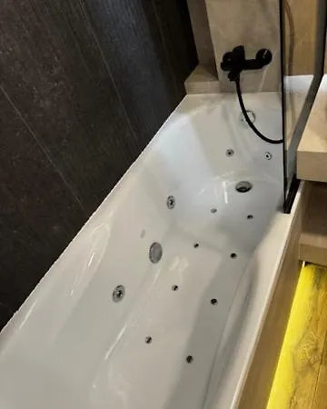 Family & Business Premium No1 - 1 Bedroom With Private Jacuzzi, Balcony, Parking Apartment