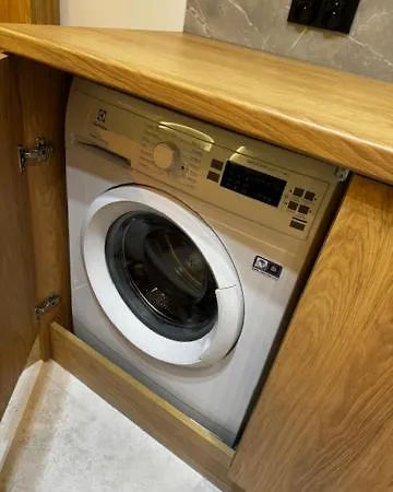 Family & Business Premium No1 - 1 Bedroom With Private Jacuzzi, Balcony, Parking *