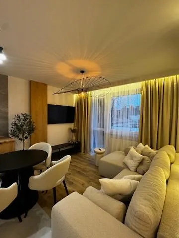 Family & Business Premium No1 - 1 Bedroom With Private Jacuzzi, Balcony, Parking *