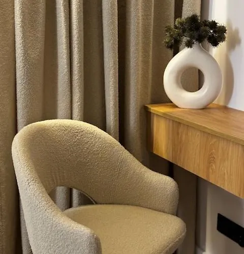 Family & Business Premium No1 - 1 Bedroom With Private Jacuzzi, Balcony, Parking Διαμέρισμα Βαρσοβία