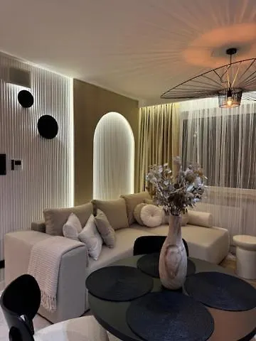 Family & Business Premium No1 - 1 Bedroom With Private Jacuzzi, Balcony, Parking Διαμέρισμα Βαρσοβία