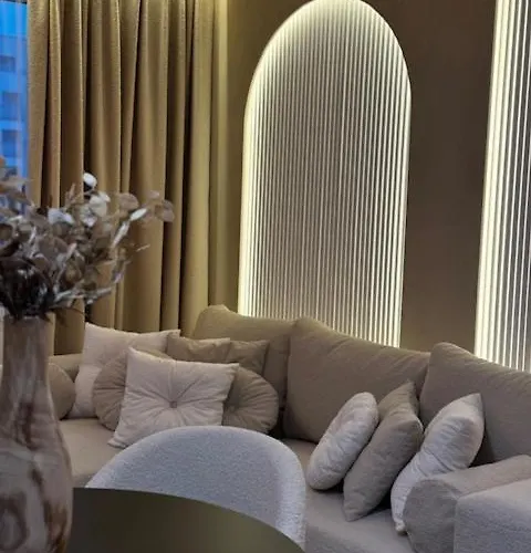 Διαμέρισμα Family & Business Premium No1 - 1 Bedroom With Private Jacuzzi, Balcony, Parking *