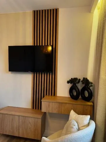 Διαμέρισμα Family & Business Premium No1 - 1 Bedroom With Private Jacuzzi, Balcony, Parking *