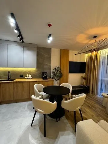 Family & Business Premium No1 - 1 Bedroom With Private Jacuzzi, Balcony, Parking * Βαρσοβία