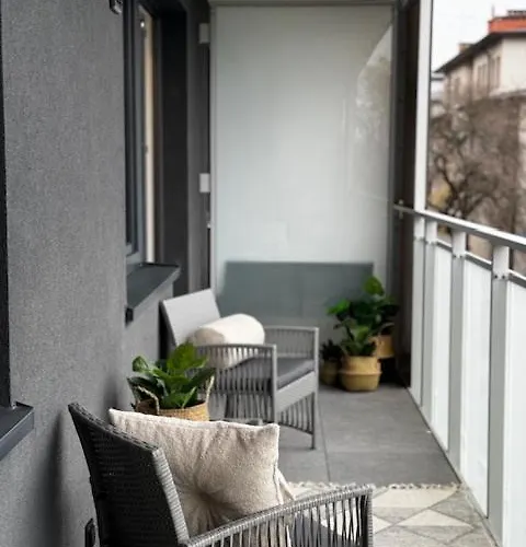 Family & Business Premium No1 - 1 Bedroom With Private Jacuzzi, Balcony, Parking * Βαρσοβία