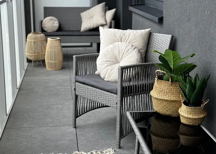 Διαμέρισμα Family & Business Premium No1 - 1 Bedroom With Private Jacuzzi, Balcony, Parking *