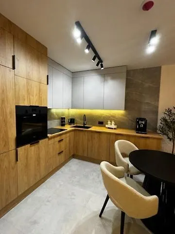 Family & Business Premium No1 - 1 Bedroom With Private Jacuzzi, Balcony, Parking Διαμέρισμα