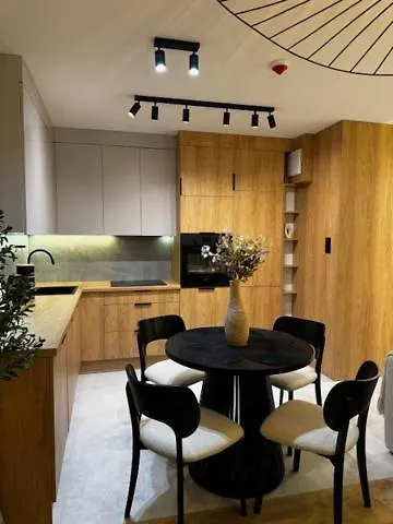 Family & Business Premium No1 - 1 Bedroom With Private Jacuzzi, Balcony, Parking Διαμέρισμα