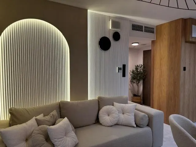 Διαμέρισμα Family & Business Premium No1 - 1 Bedroom With Private Jacuzzi, Balcony, Parking Βαρσοβία