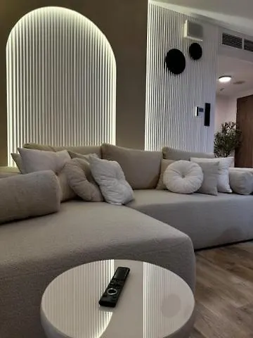 Family & Business Premium No1 - 1 Bedroom With Private Jacuzzi, Balcony, Parking