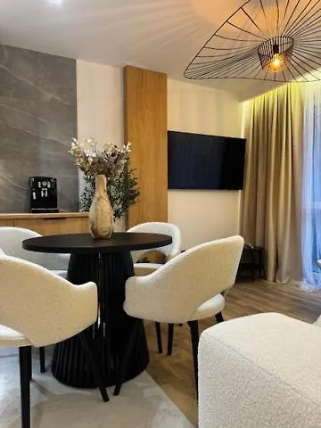Διαμέρισμα Family & Business Premium No1 - 1 Bedroom With Private Jacuzzi, Balcony, Parking Βαρσοβία