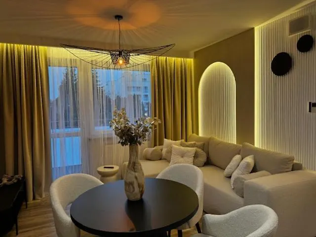 Family & Business Premium No1 - 1 Bedroom With Private Jacuzzi, Balcony, Parking Βαρσοβία