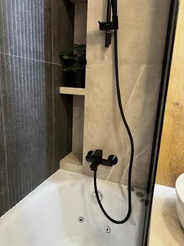 Διαμέρισμα Family & Business Premium No1 - 1 Bedroom With Private Jacuzzi, Balcony, Parking