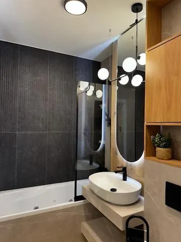 Διαμέρισμα Family & Business Premium No1 - 1 Bedroom With Private Jacuzzi, Balcony, Parking