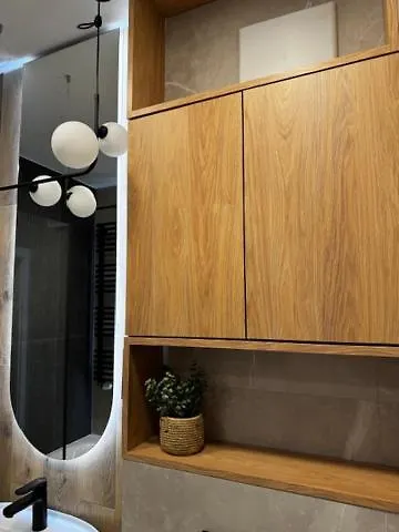 Family & Business Premium No1 - 1 Bedroom With Private Jacuzzi, Balcony, Parking