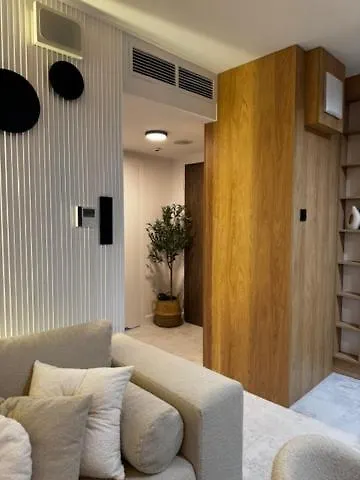 Family & Business Premium No1 - 1 Bedroom With Private Jacuzzi, Balcony, Parking Διαμέρισμα