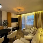 Family & Business Premium No1 - 1 Bedroom With Private Jacuzzi, Balcony, Parking *