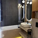 Family & Business Premium No1 - 1 Bedroom With Private Jacuzzi, Balcony, Parking *