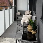 Family & Business Premium No1 - 1 Bedroom With Private Jacuzzi, Balcony, Parking *