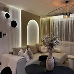 Family & Business Premium No1 - 1 Bedroom With Private Jacuzzi, Balcony, Parking Appartement Warschau