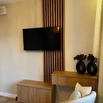 Family & Business Premium No1 - 1 Bedroom With Private Jacuzzi, Balcony, Parking * Warschau