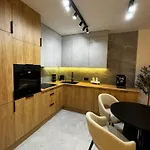 Family & Business Premium No1 - 1 Bedroom With Private Jacuzzi, Balcony, Parking Appartement
