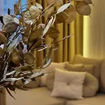 Family & Business Premium No1 - 1 Bedroom With Private Jacuzzi, Balcony, Parking *