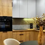 Family & Business Premium No1 - 1 Bedroom With Private Jacuzzi, Balcony, Parking