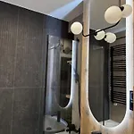 Family & Business Premium No1 - 1 Bedroom With Private Jacuzzi, Balcony, Parking *