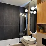 Appartement Family & Business Premium No1 - 1 Bedroom With Private Jacuzzi, Balcony, Parking