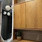 Family & Business Premium No1 - 1 Bedroom With Private Jacuzzi, Balcony, Parking
